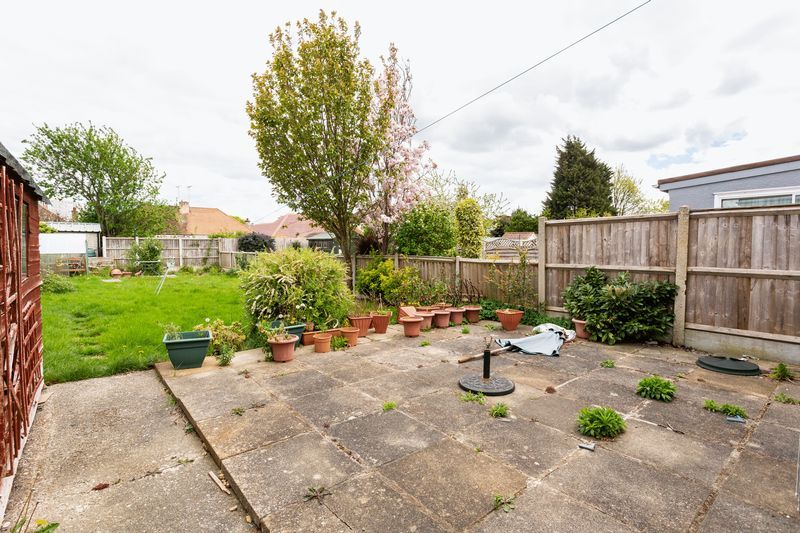 3 bed semidetached bungalow to rent in Lyndale Avenue, SouthendOnSea