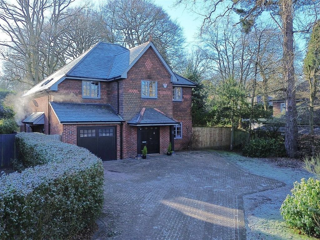 5 bed detached house for sale in Elvetham Road, Fleet GU51, £1,350,000