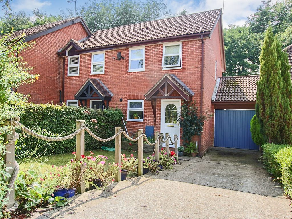 2 bed terraced house for sale in Mindelheim Avenue, East Grinstead RH19