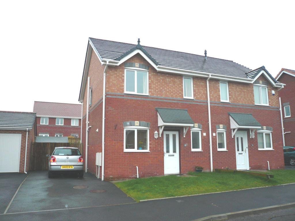 3 bed semidetached house to rent in Parham Grove, Carlisle CA2, £770
