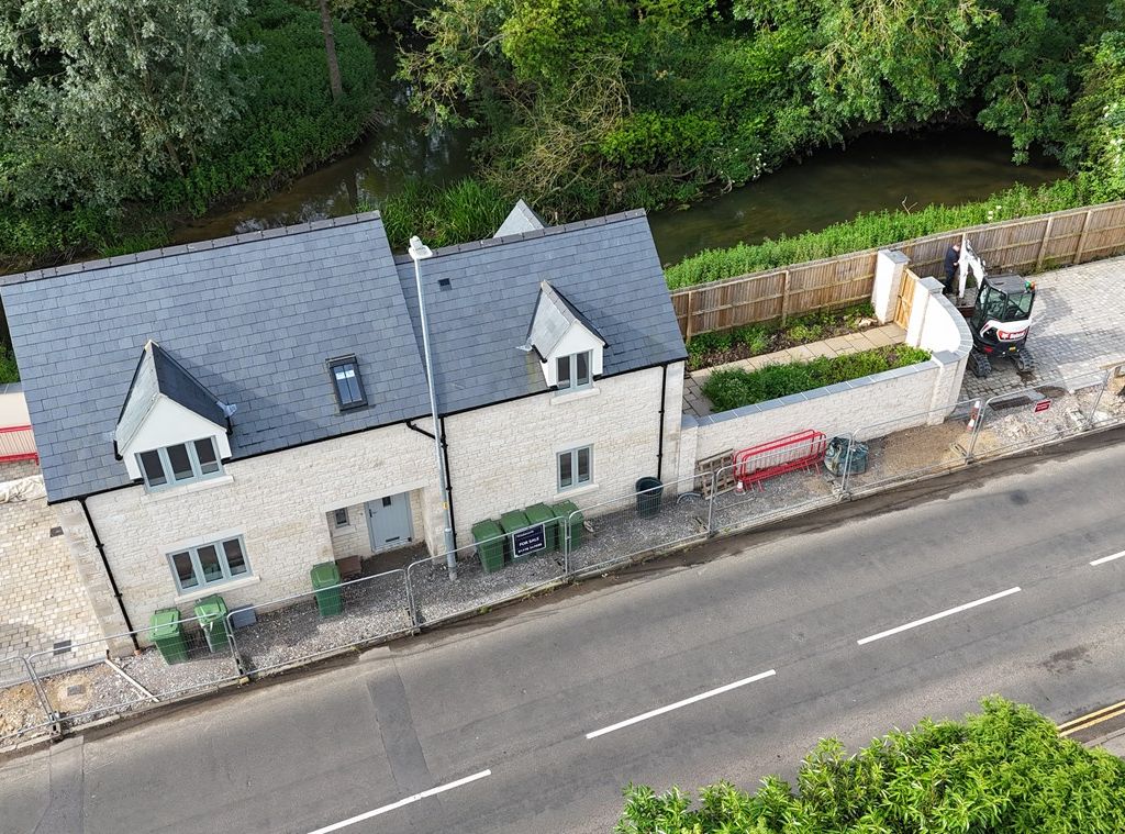 New home, 3 bed detached house for sale in Stamford Road, Market