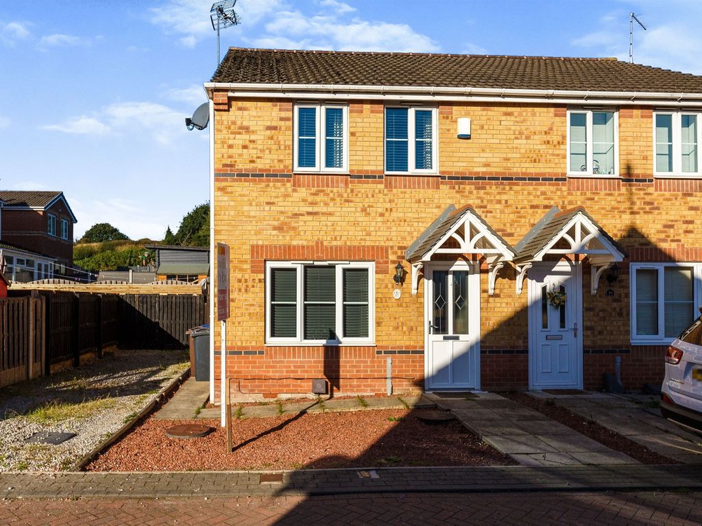 3 bed semidetached house for sale in Hart Hills, Hemingfield, Barnsley