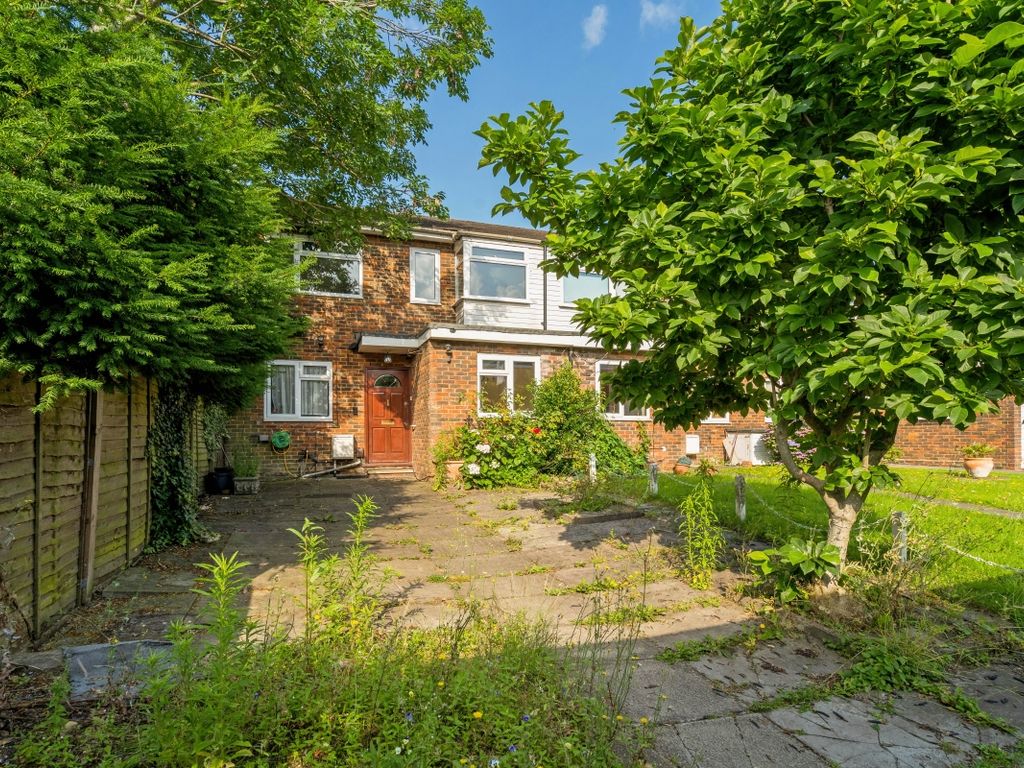 3 bed flat to rent in Fortnums Acre, Stanmore HA7 Zoopla