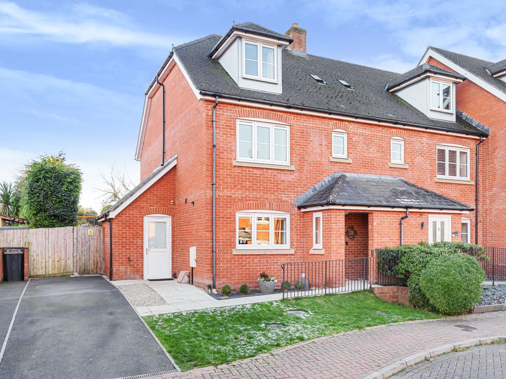 4 bed end terrace house for sale in Steeplechase Court, Picket Twenty