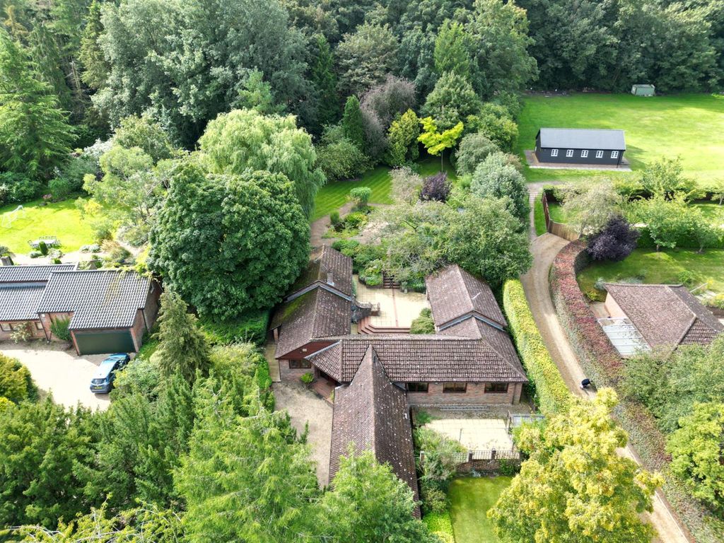 4 bed property for sale in Keswick, Norwich NR4, £895,000 Zoopla