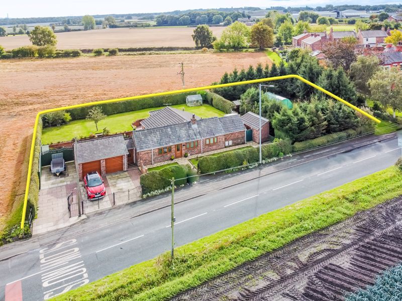 3 bed detached bungalow for sale in Ring O Bells Lane, Lathom, Ormskirk