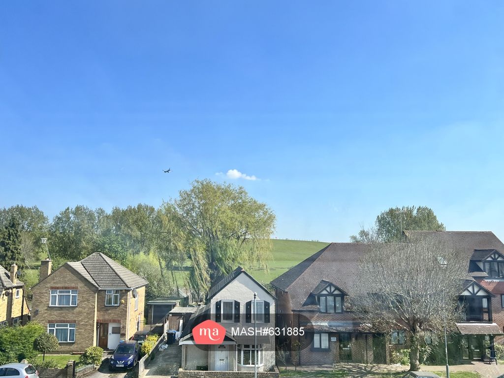 2 bed flat to rent in New Road, Datchet, Slough SL3 Zoopla