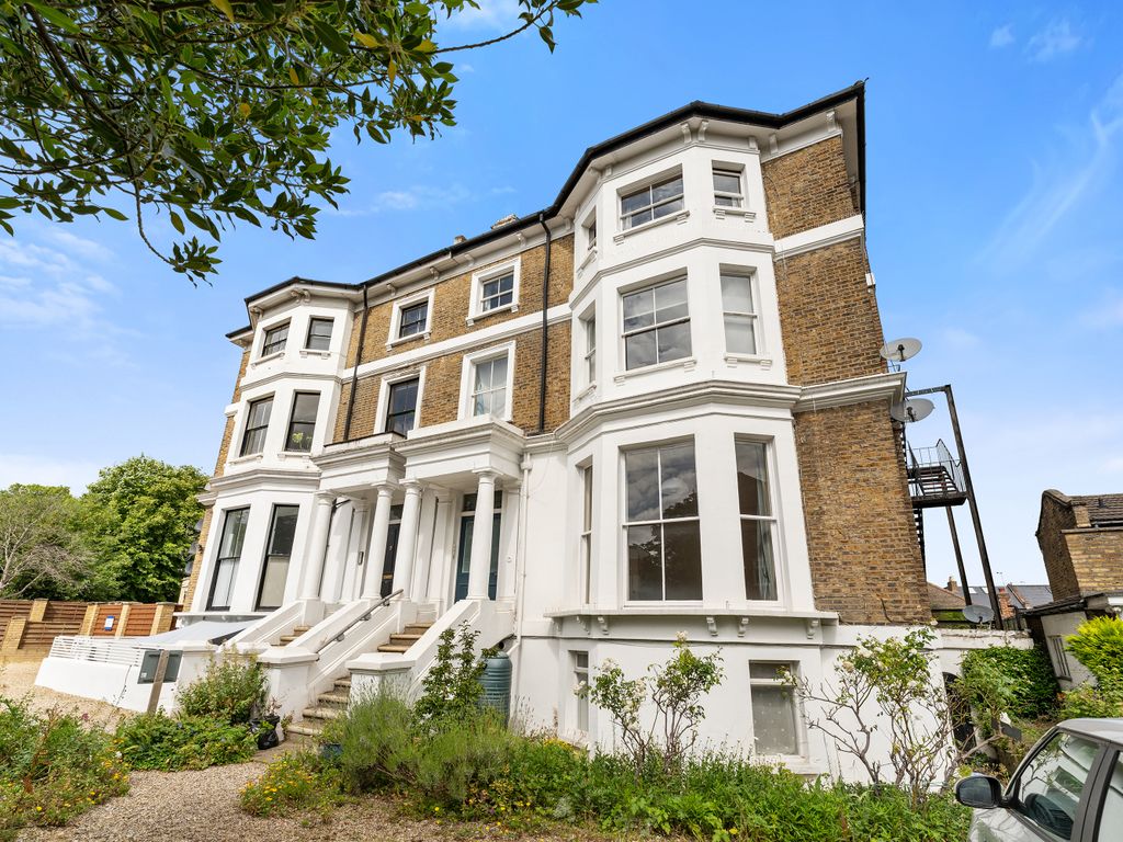 2 bed flat for sale in Grosvenor Road, London E11 Zoopla