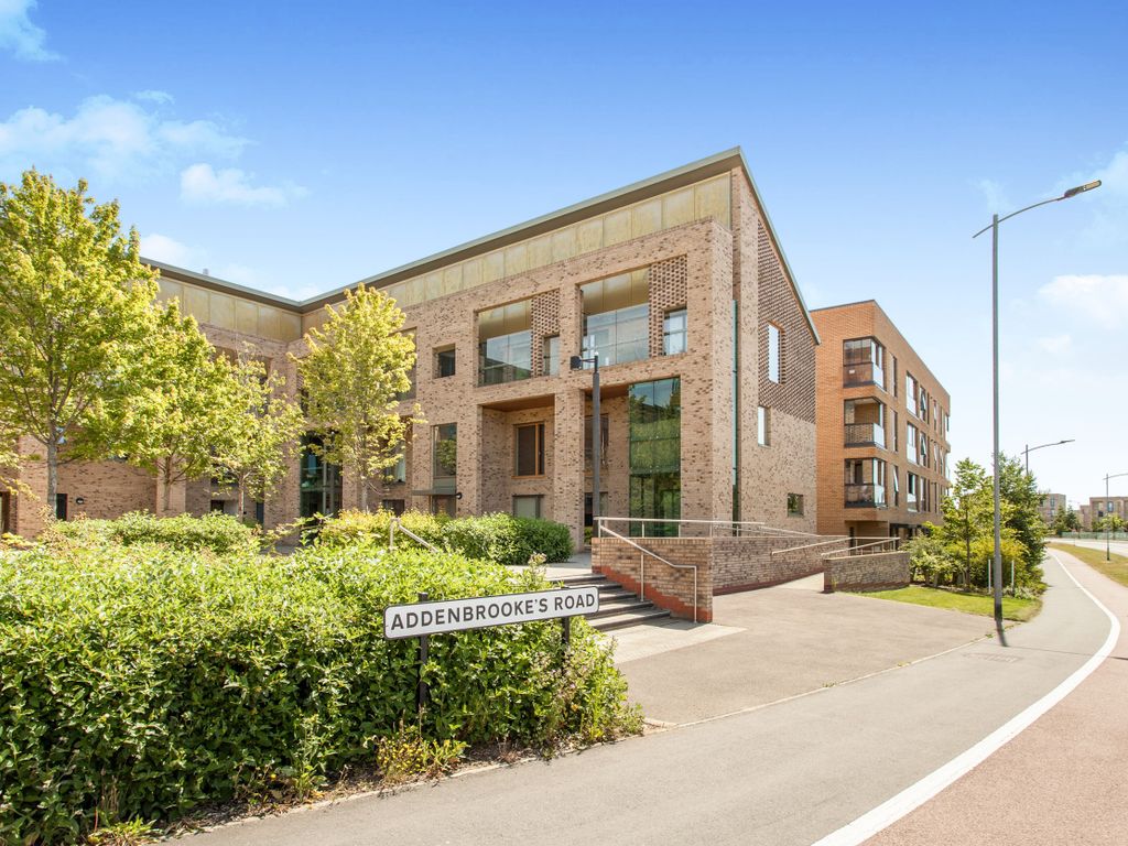 2 bed flat to rent in Addenbrookes Road, Trumpington, Cambridge CB2