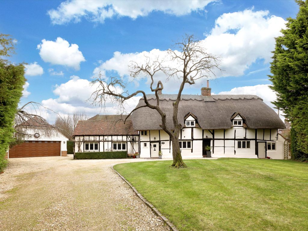 5 bed detached house for sale in Peggs Lane, Buckland, Aylesbury