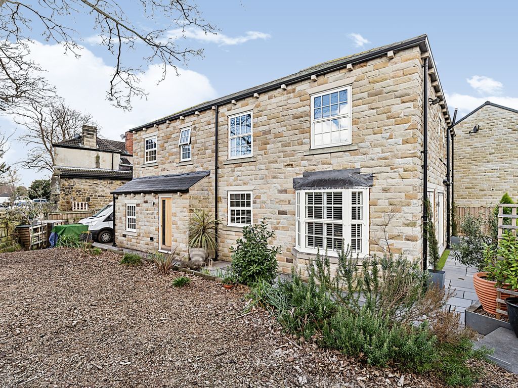 5 bed detached house for sale in Pontefract Road, Ackworth WF7 Zoopla