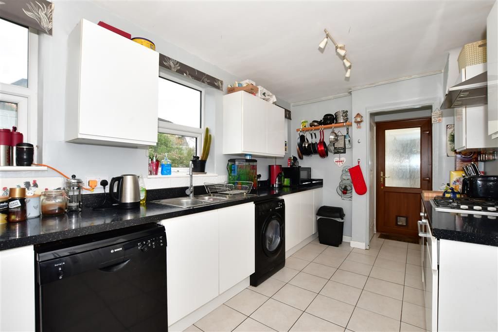 3 bed semidetached house for sale in Gloster Ropewalk, Aycliffe, Dover