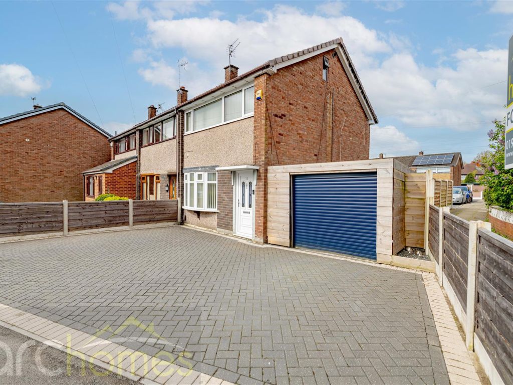 3 bed semidetached house for sale in St. Michaels Avenue, Atherton