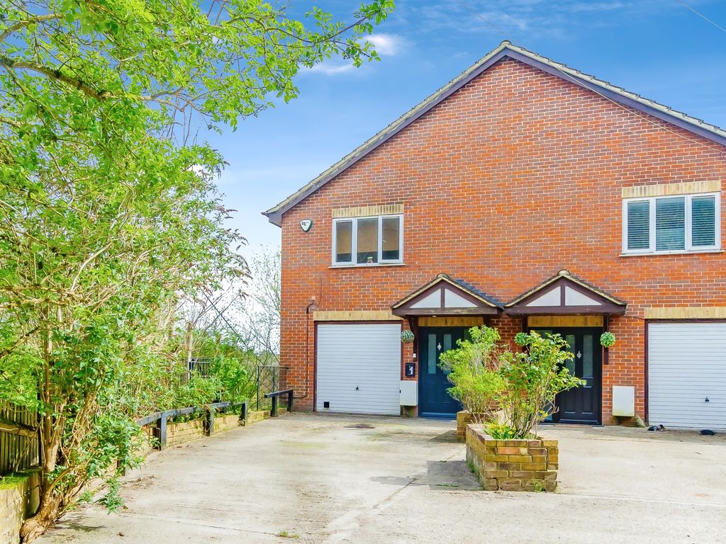 4 bed semidetached house for sale in Beech Road, Biggin Hill