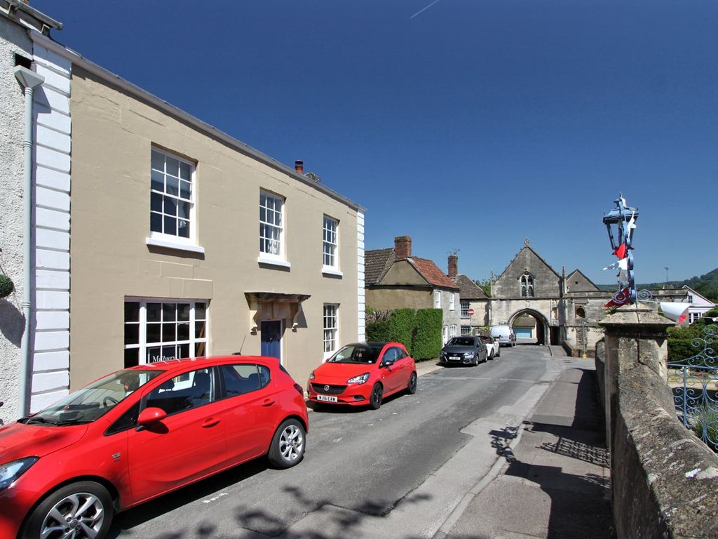 4 bed semidetached house for sale in High Street, Kingswood, Wotton