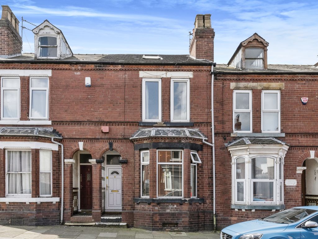 4 bed terraced house for sale in Victoria Road, Doncaster, South