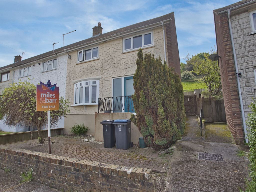 3 bed end terrace house for sale in Westbury Crescent, Dover CT17, £