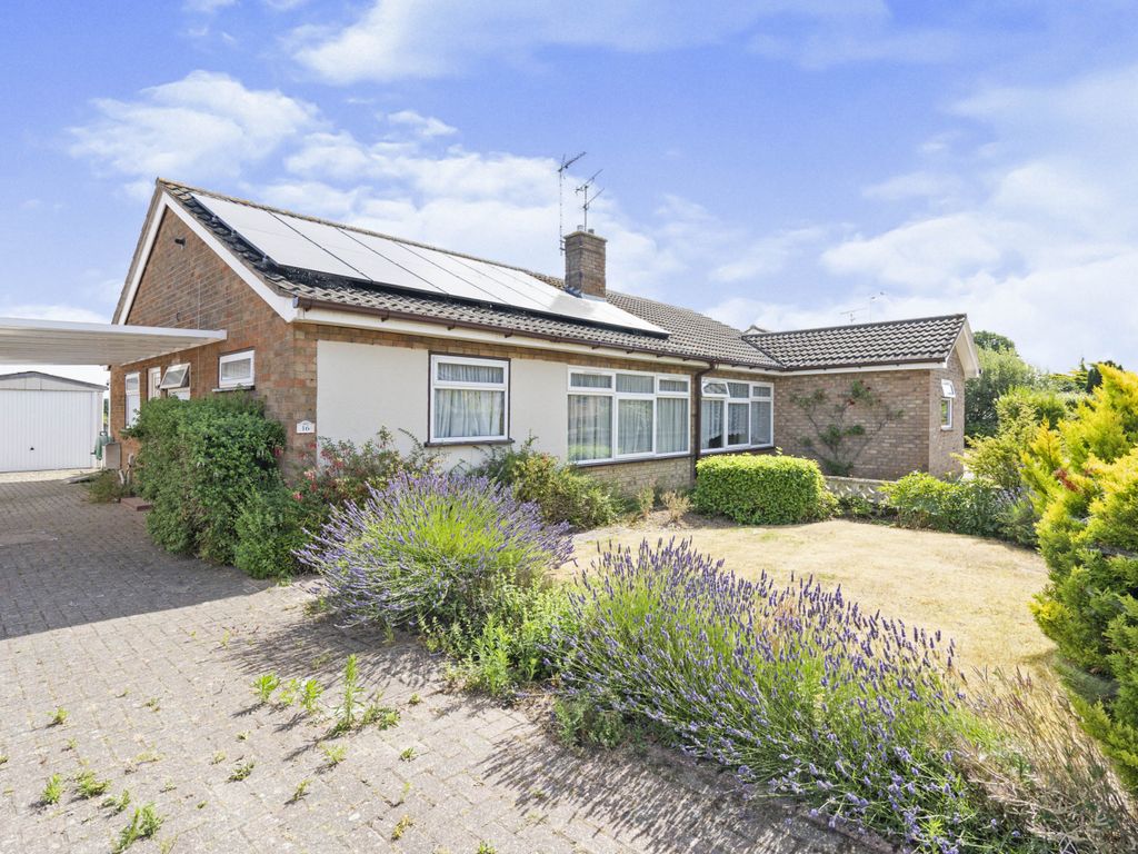 2 bed semidetached bungalow for sale in Westfield Road, Brundall