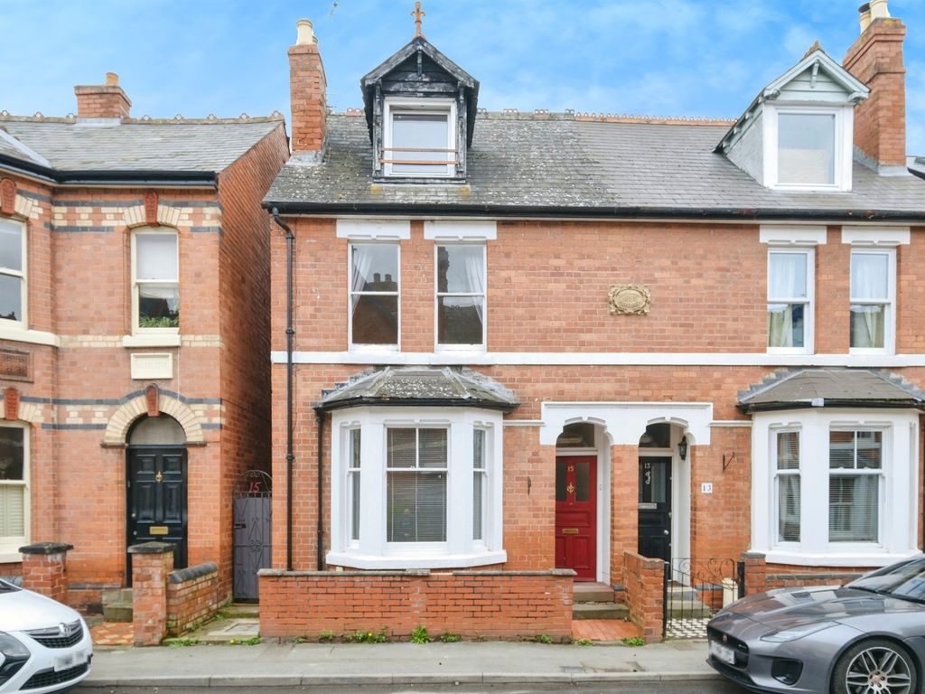 4 bed semidetached house for sale in Grenfell Road, Hereford HR1, £