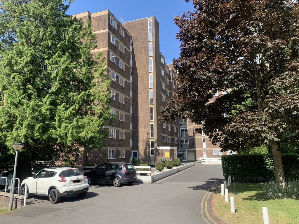 2 bed flat for sale in Russell Mount 2830 Branksome Wood Road