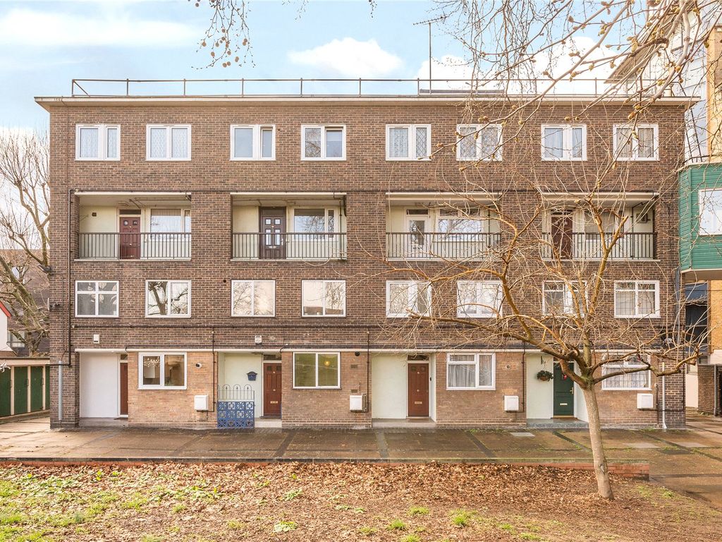 3 bed for sale in Bromfield Court, Jamaica Road, London SE16