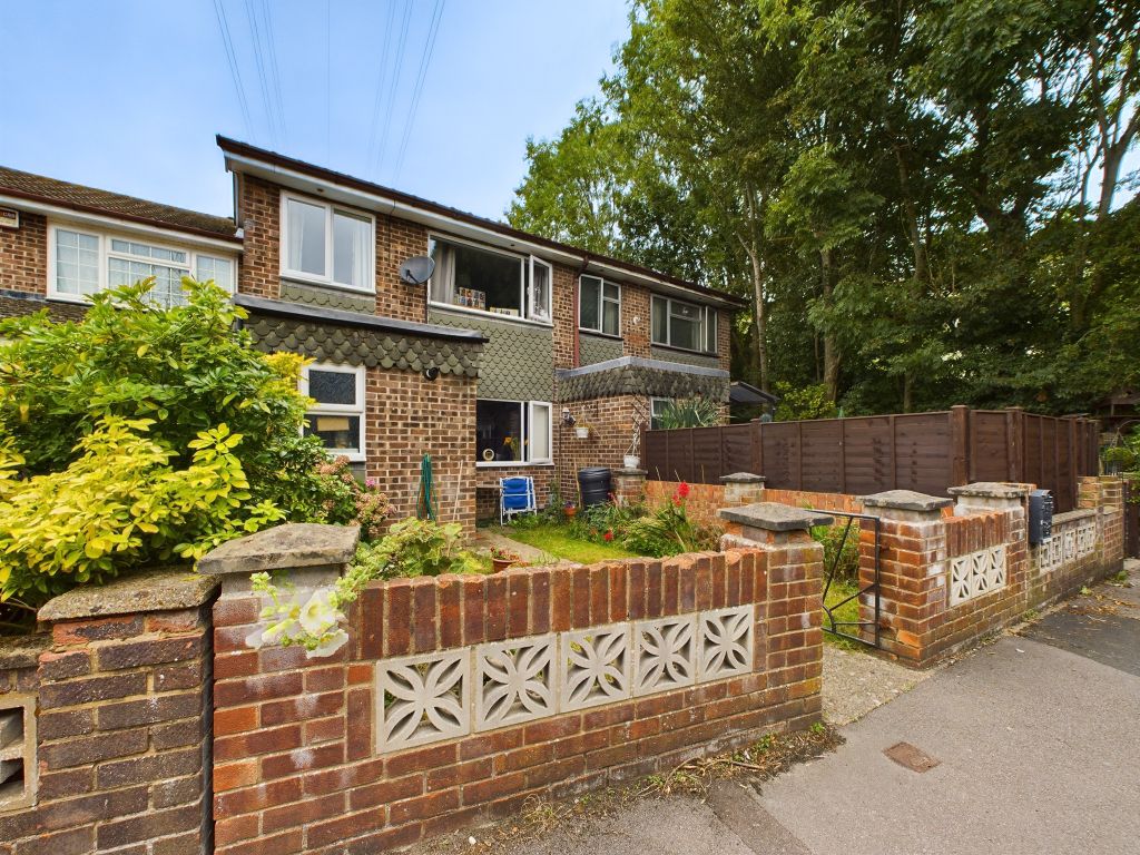 3 bed terraced house for sale in Lime Grove, Cosham, Portsmouth PO6, £