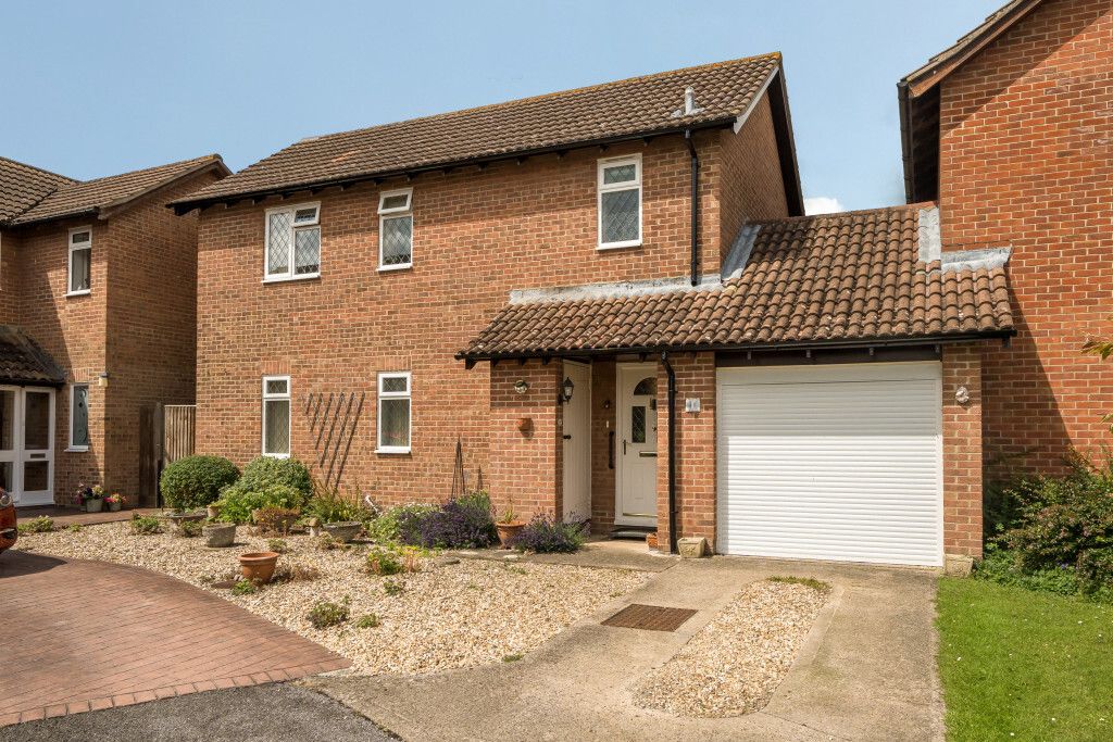 3 bed linkdetached house for sale in Warmans Close, Wantage