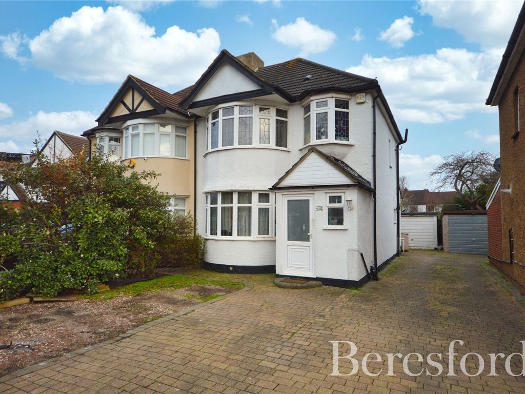 3 bed semidetached house for sale in Upper Brentwood Road, Romford RM2