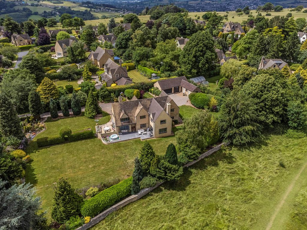 4 bed detached house for sale in The Hithe, Rodborough Common, Stroud