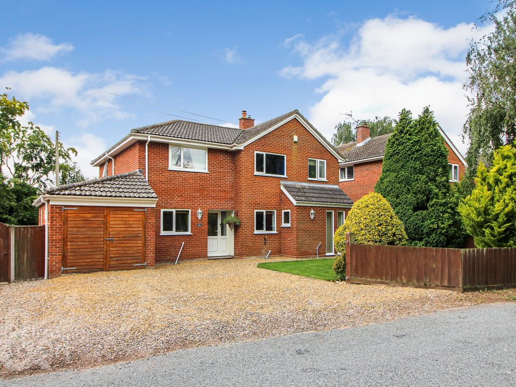 4 bed detached house for sale in Hare Road, Great Plumstead, Norwich