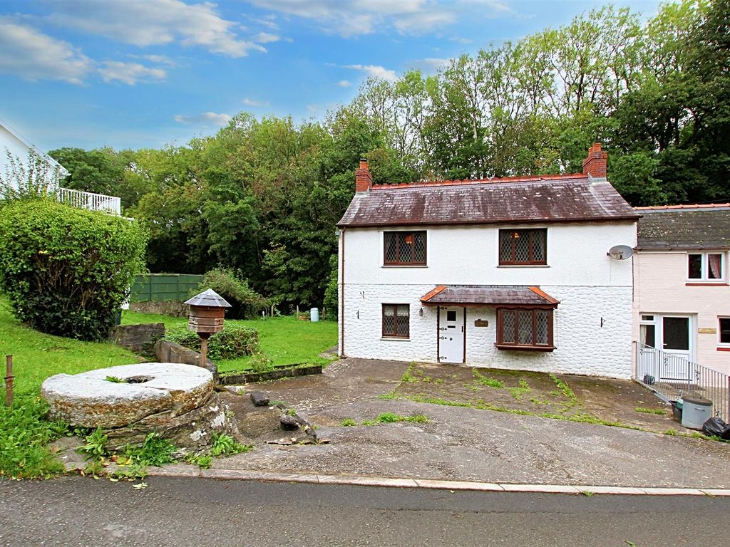 3 bed semidetached house for sale in New Mill Road, Cardigan SA43, £