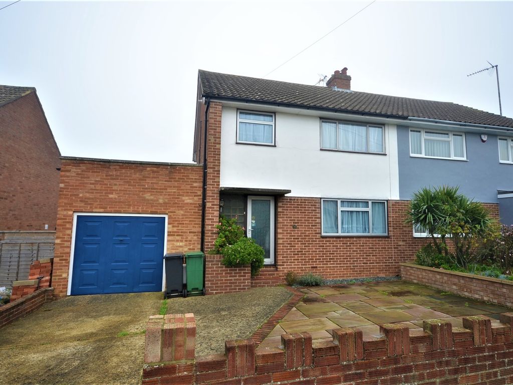 3 bed semidetached house for sale in Kent Gardens, Braintree CM7 Zoopla