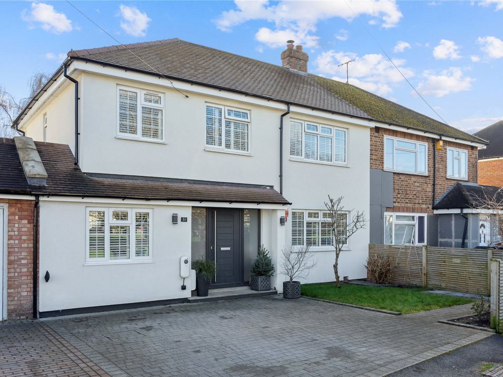 4 bed detached house for sale in Highfield Close, Amersham