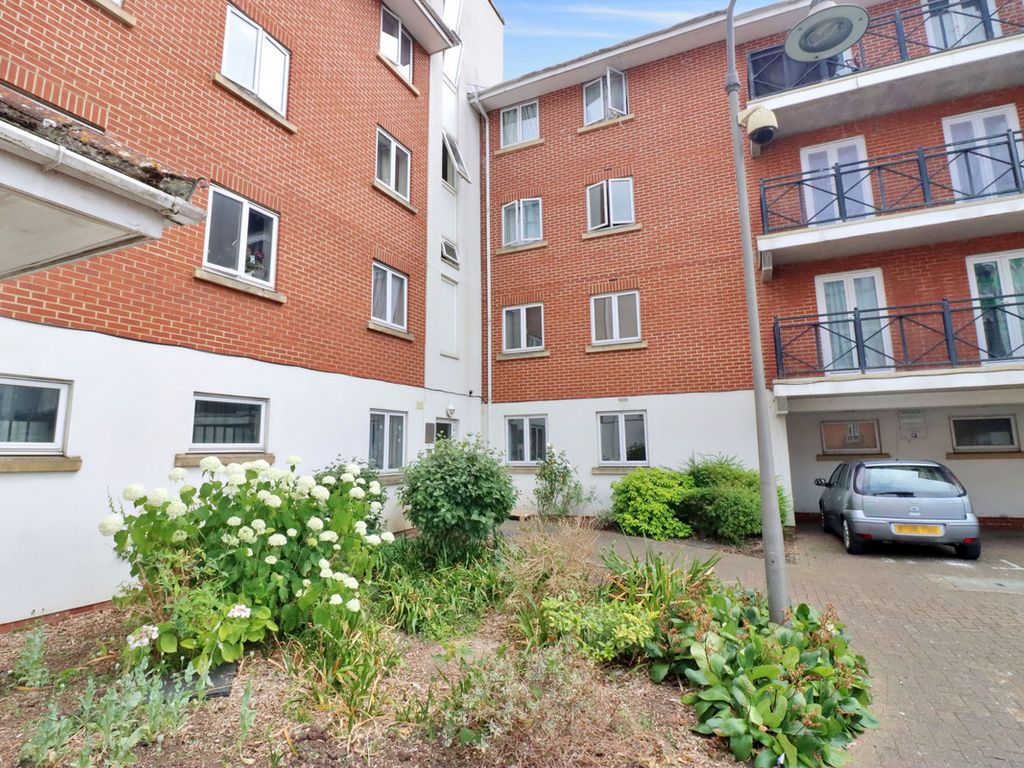 2 bed flat to rent in Chantry Close, Abbey Wood SE2 Zoopla