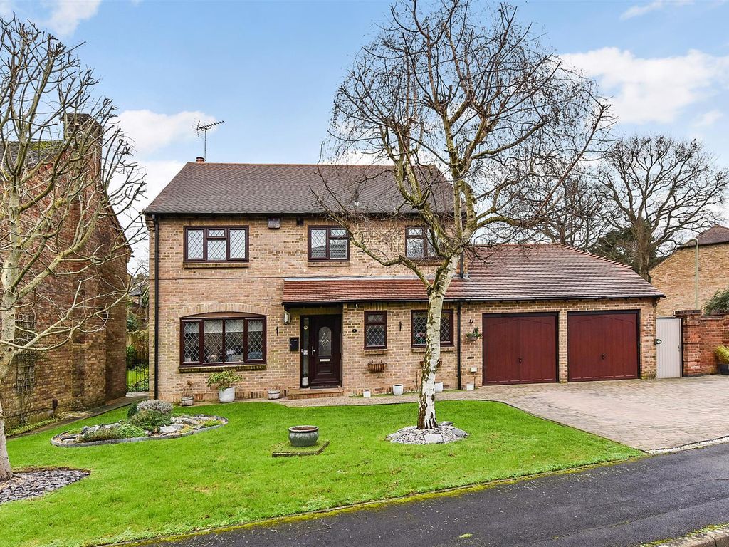 4 bed detached house for sale in Lower Bere Wood, Waterlooville PO7