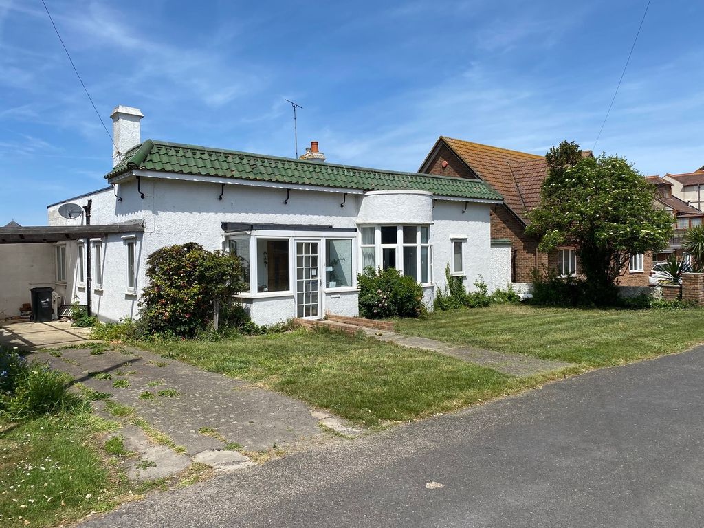 3 bed detached bungalow for sale in Fitzroy Avenue, Broadstairs CT10