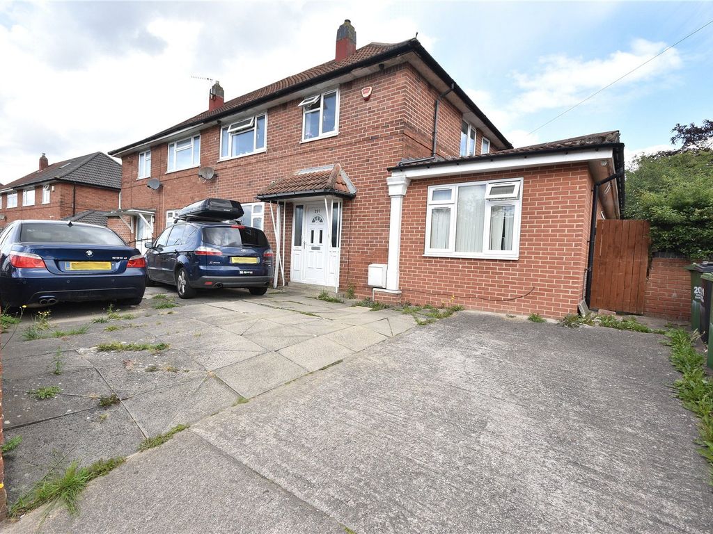 5 bed semidetached house for sale in South Parkway, Leeds, West