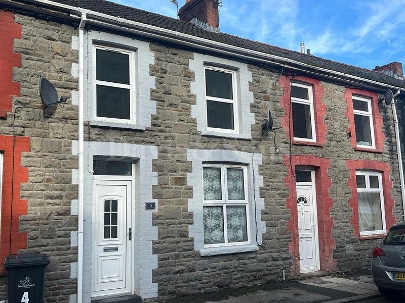 3 bed terraced house to rent in Meadow Street, Llanhilleth, Abertillery