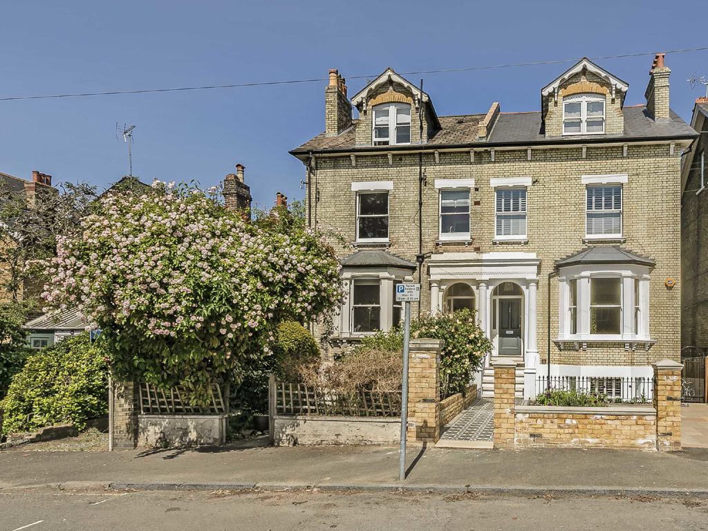 3 bed flat for sale in Crescent Road, Kingston Upon Thames KT2 Zoopla