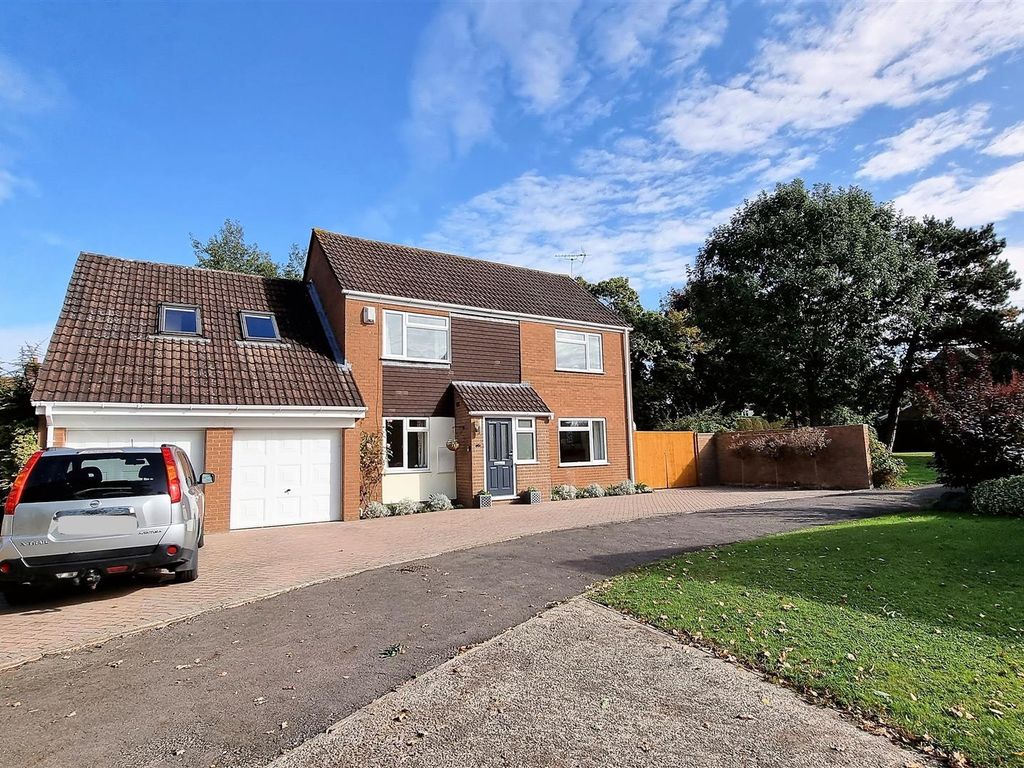 4 bed detached house for sale in Beech Close, Highnam, Gloucester GL2