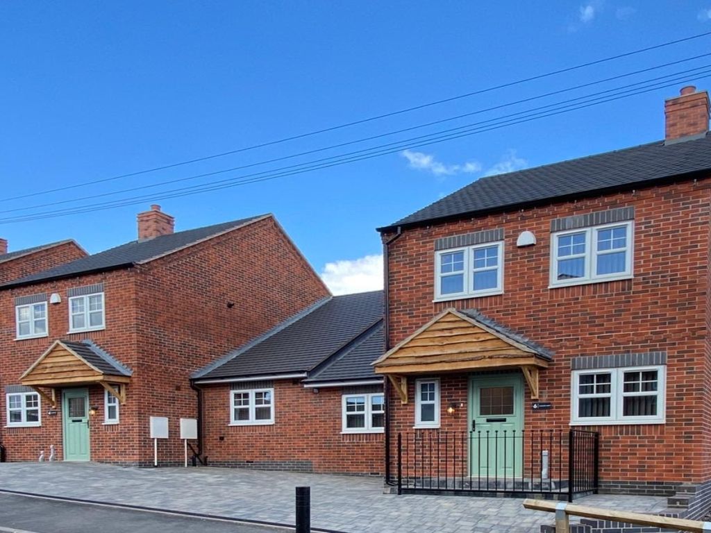 3 bed detached house to rent in Chancery Lane, Nuneaton, Warwickshire