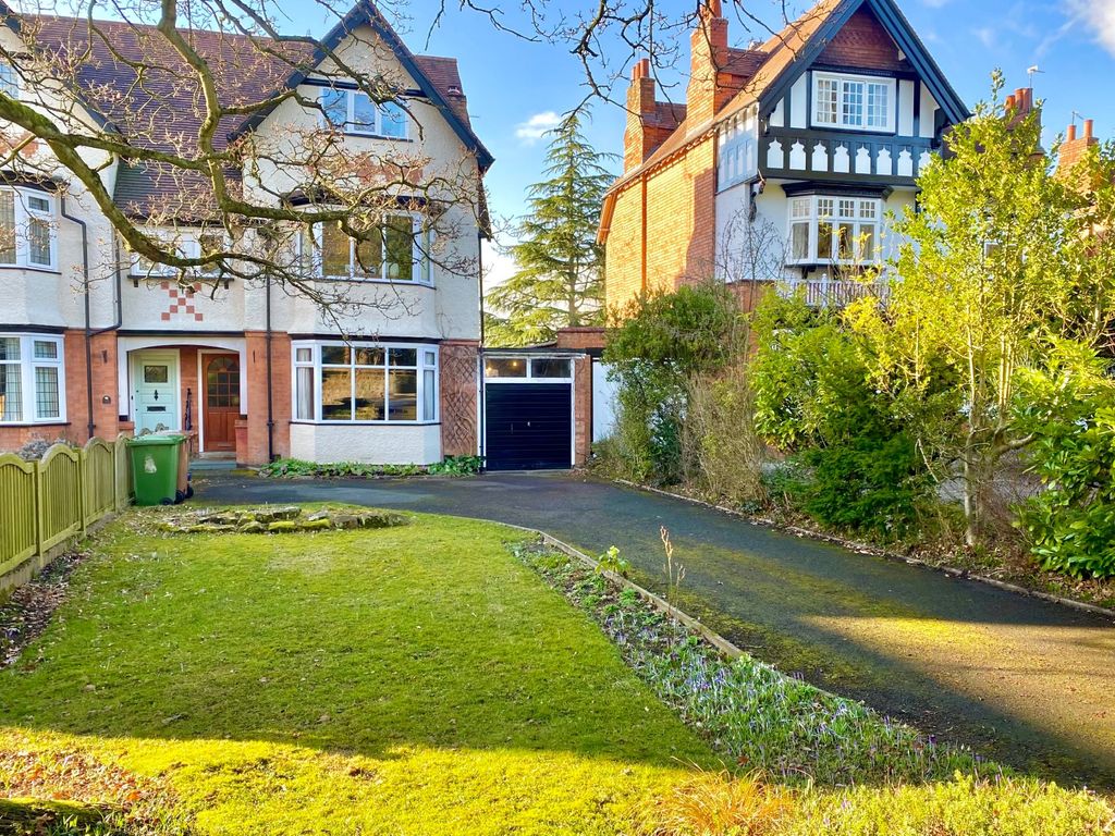 5 bed semidetached house for sale in Green Road, Solihull B92