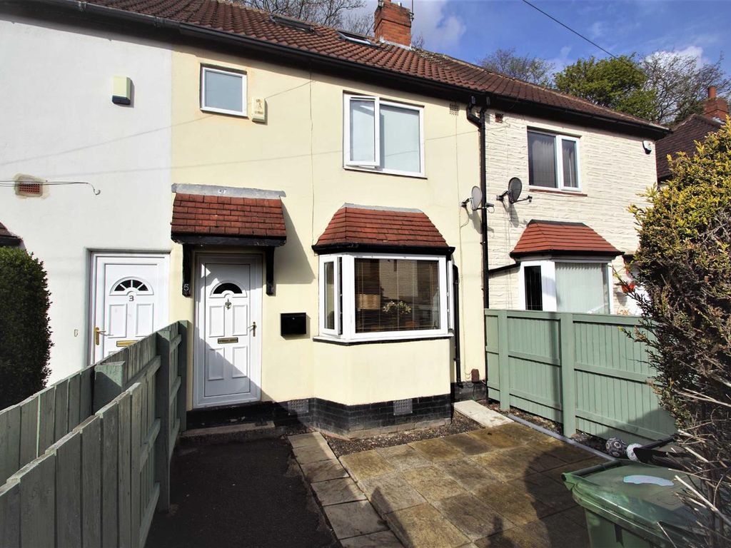3 bed terraced house to rent in Birch Crescent, Halton, Leeds LS15, £