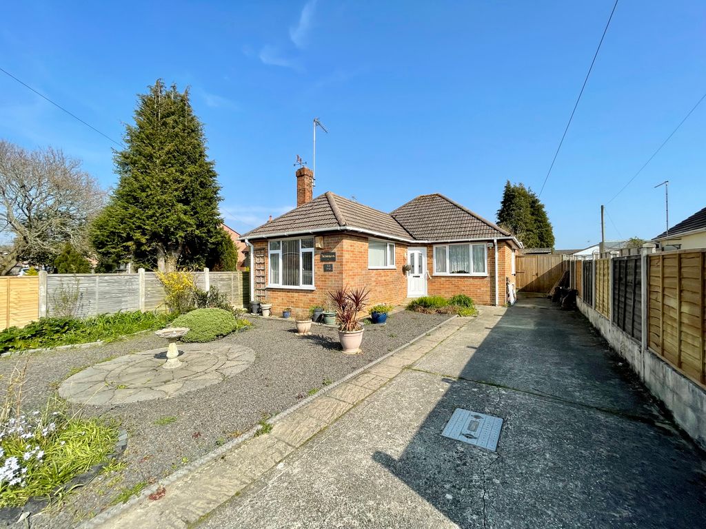 3 bed detached bungalow for sale in Yarrells Lane, Upton, Poole BH16