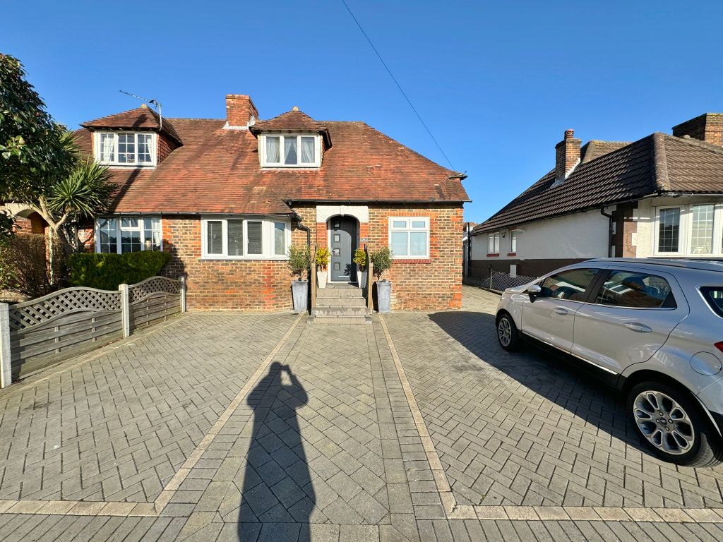 2 bed semidetached bungalow for sale in Leith Avenue, Portchester