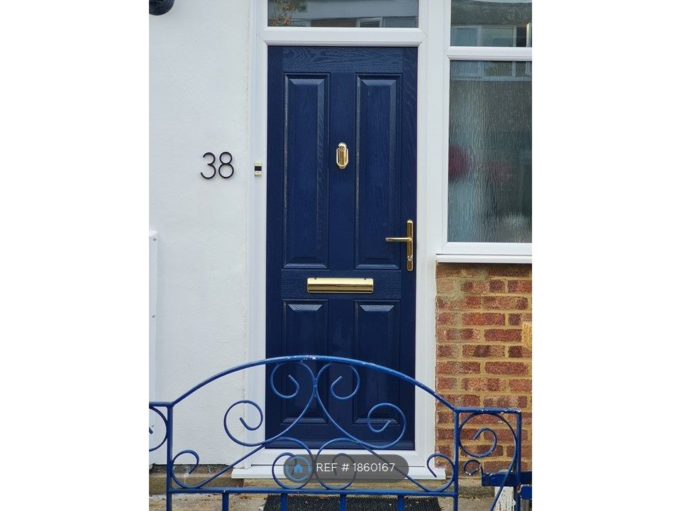 1 bed flat to rent in Swanwick Close, London SW15, £1,500 pcm Zoopla