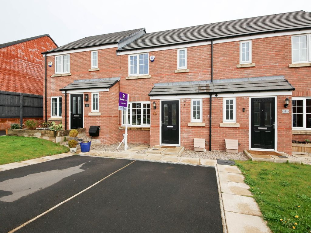 3 bed semi-detached house for sale in greenside close, standish, wigan, lancashire wn6