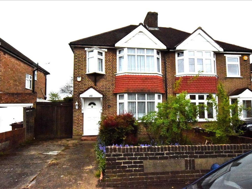 3 bed semidetached house for sale in Boundaries Road, Feltham