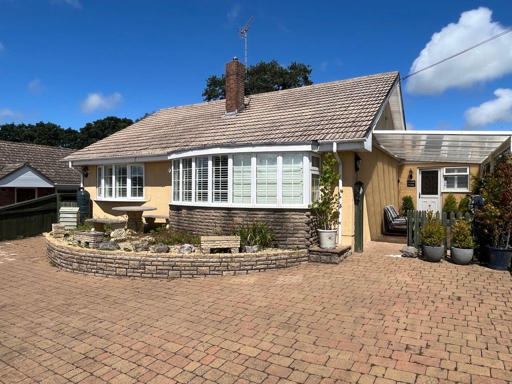 3 bed detached house for sale in Moorham Road, North