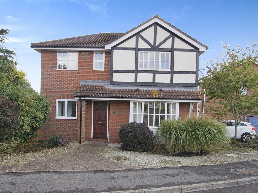 3 bed detached house for sale in Field Farm Close, Stoke Gifford